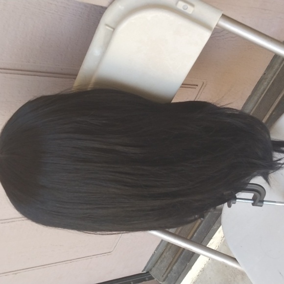 Beautiful Layered Bang Wig. About 16-18 inches long. 1B (black/brown) color. - Picture 7 of 14